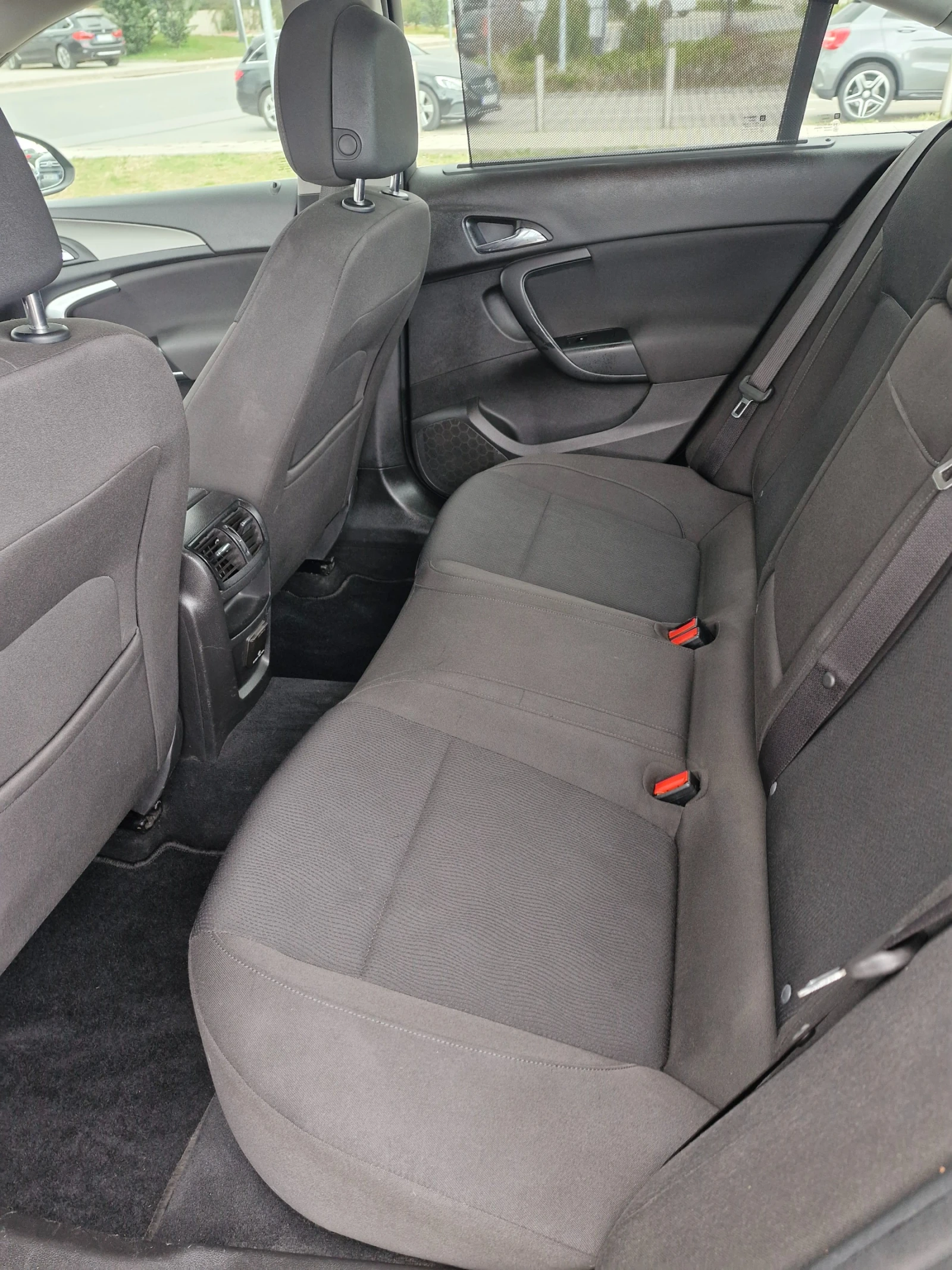 Opel Insignia insignia, снимка 2 - Автомобили и джипове - 54556338