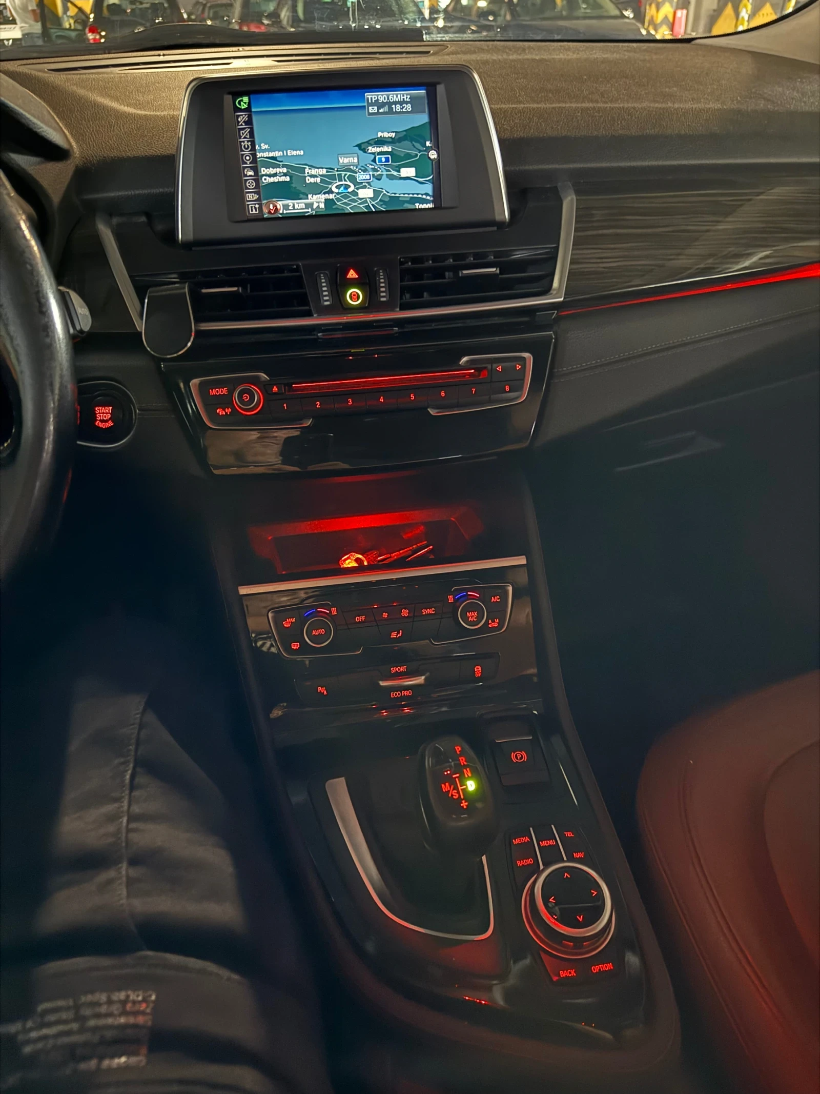 BMW 2 Gran Tourer 216d, снимка 10 - Автомобили и джипове - 54583660