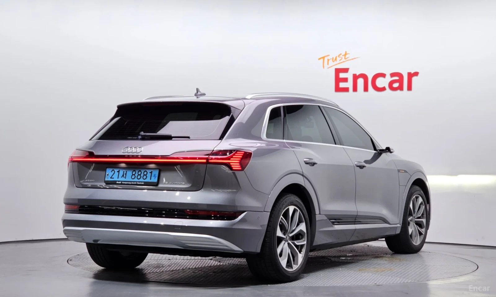 Audi E-Tron 55 Quattro, снимка 2 - Автомобили и джипове - 54594474