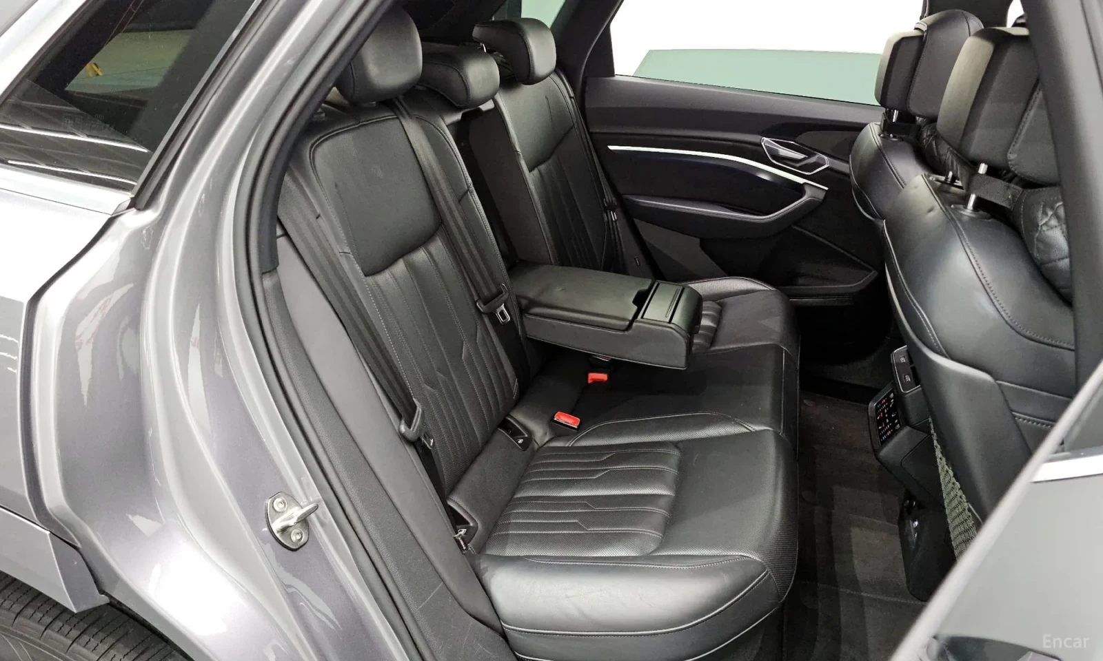 Audi E-Tron 55 Quattro, снимка 12 - Автомобили и джипове - 54594474