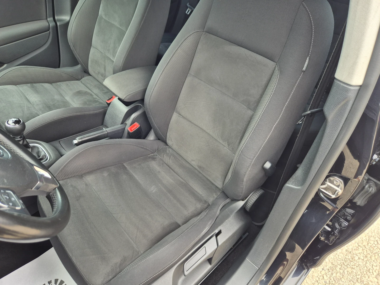 VW Golf 2.0TDI Highline, снимка 9 - Автомобили и джипове - 54745232