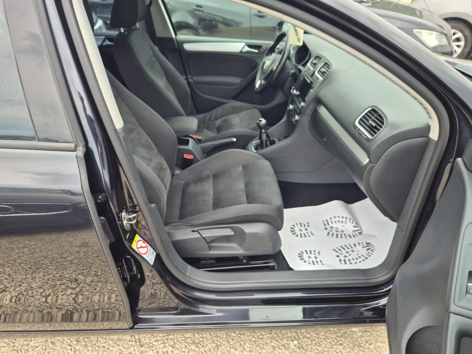 VW Golf 2.0TDI Highline, снимка 13 - Автомобили и джипове - 54745232