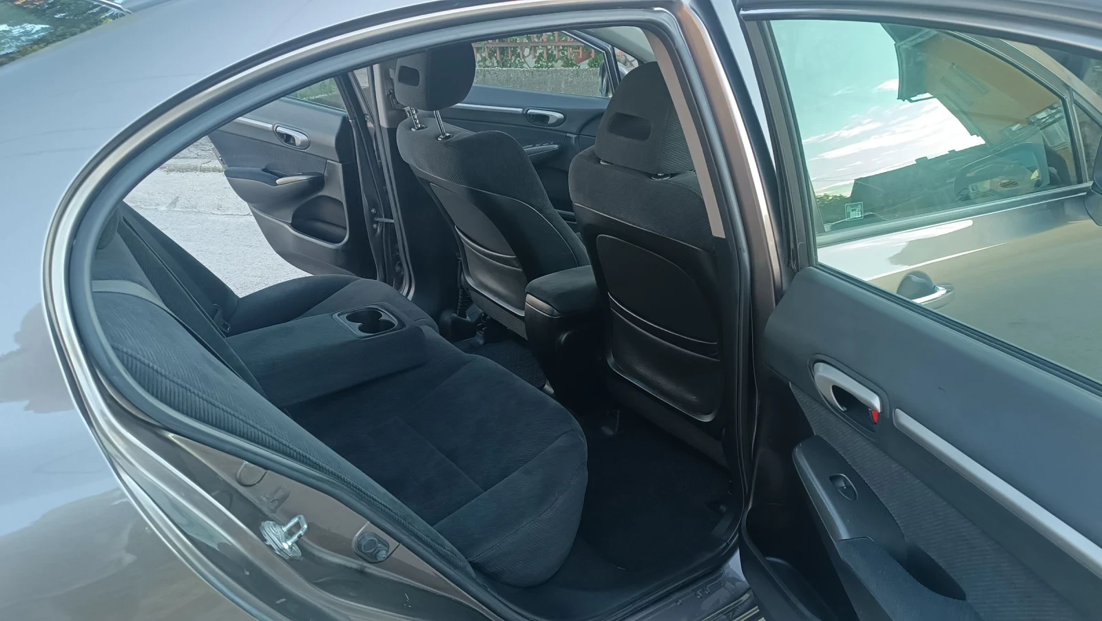 Honda Civic 1.8 топ състояние докаран на ход , снимка 9 - Автомобили и джипове - 54785801