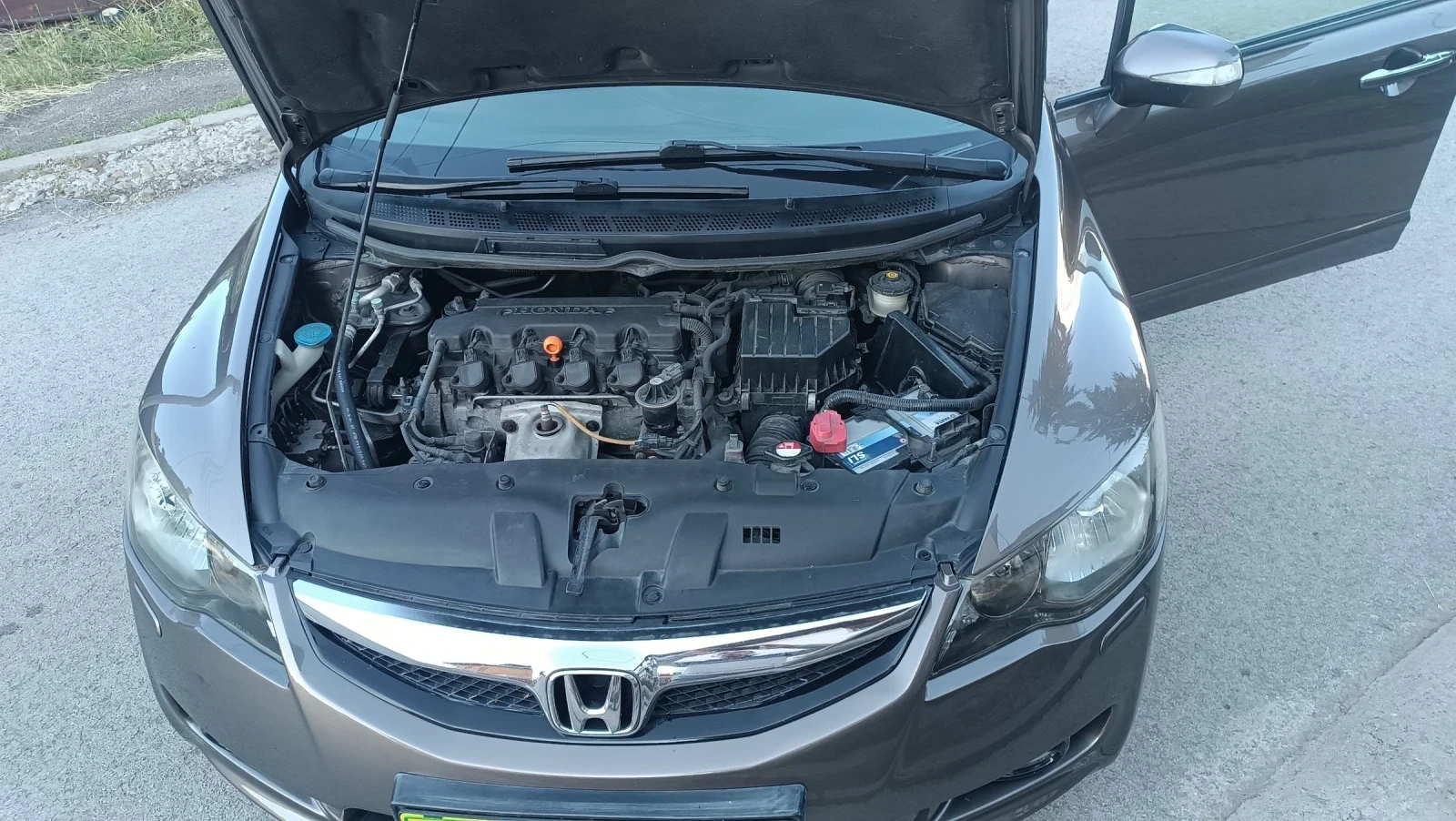 Honda Civic 1.8 топ състояние докаран на ход , снимка 12 - Автомобили и джипове - 54785801
