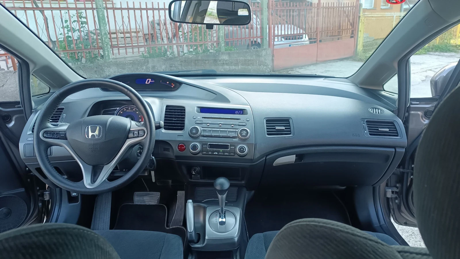 Honda Civic 1.8 топ състояние докаран на ход , снимка 7 - Автомобили и джипове - 54785801