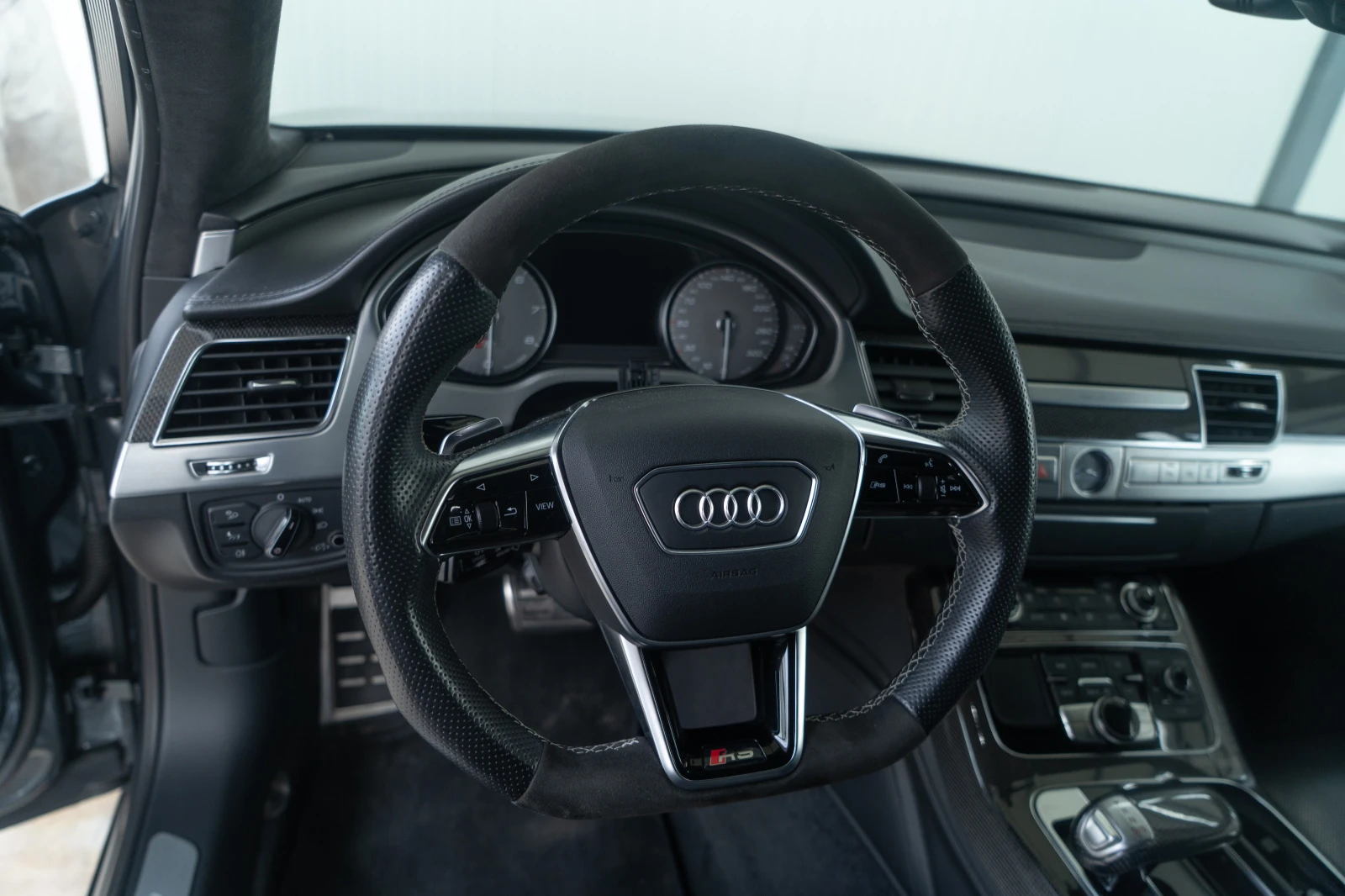 Audi S8 PLUS = 4.0TFSI BI-TURBO = FULL = ЛИЗИНГ, снимка 8 - Автомобили и джипове - 54874994