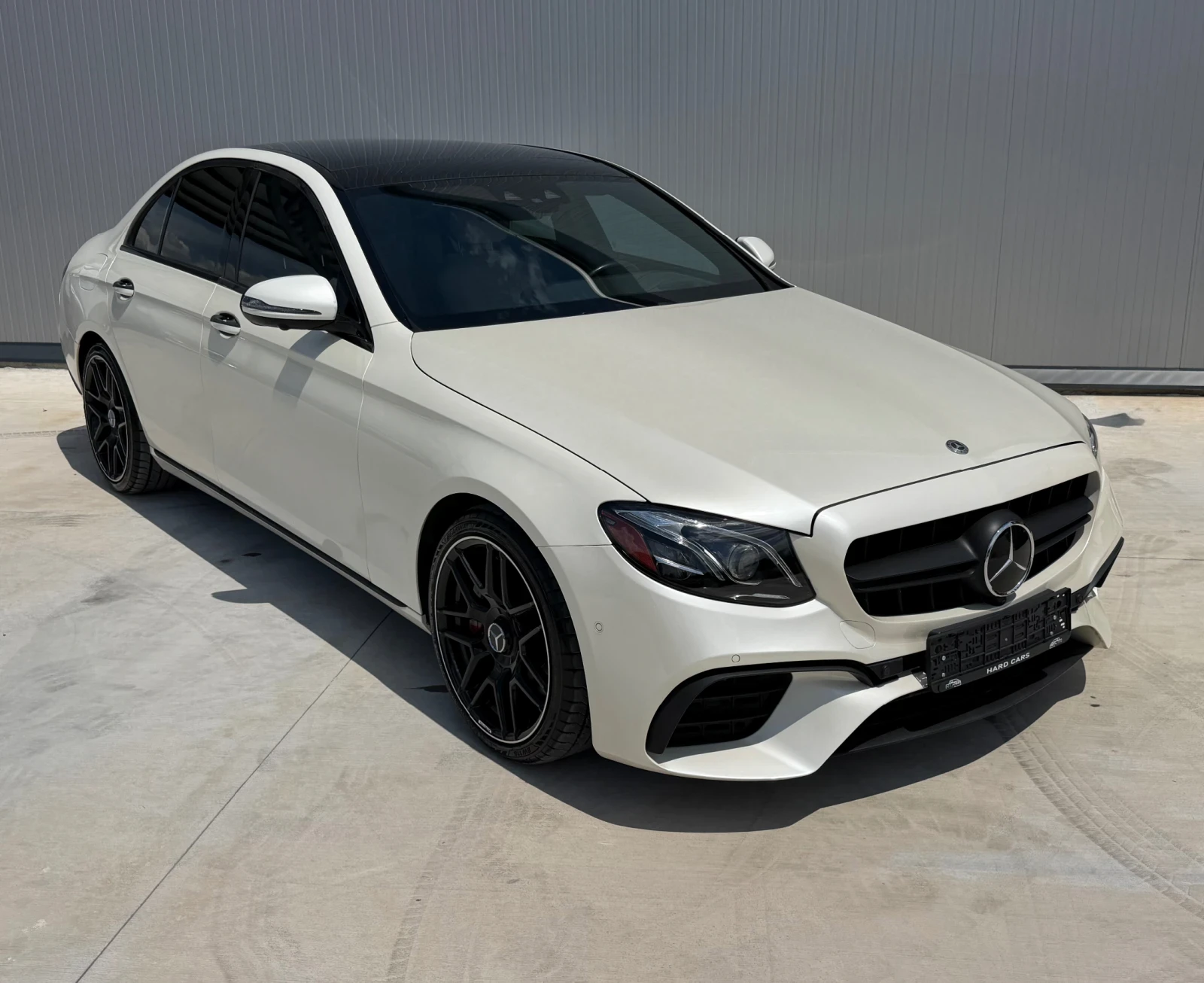 Mercedes-Benz E 400 63-AMG-Pack* 4-Matic* Pano* 360-cam* , снимка 3 - Автомобили и джипове - 55493532