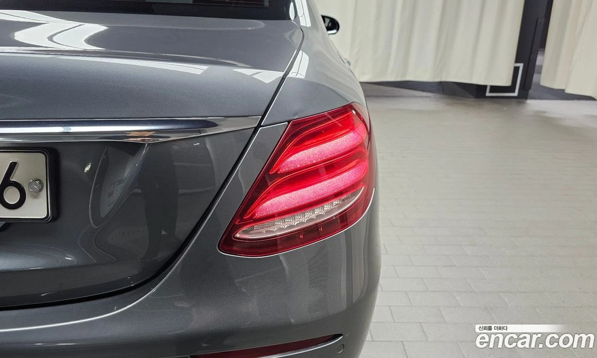 Mercedes-Benz E 300 E300 Avantgarde, снимка 8 - Автомобили и джипове - 55697217