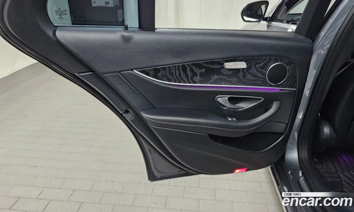 Mercedes-Benz E 300 E300 Avantgarde, снимка 14 - Автомобили и джипове - 55697217