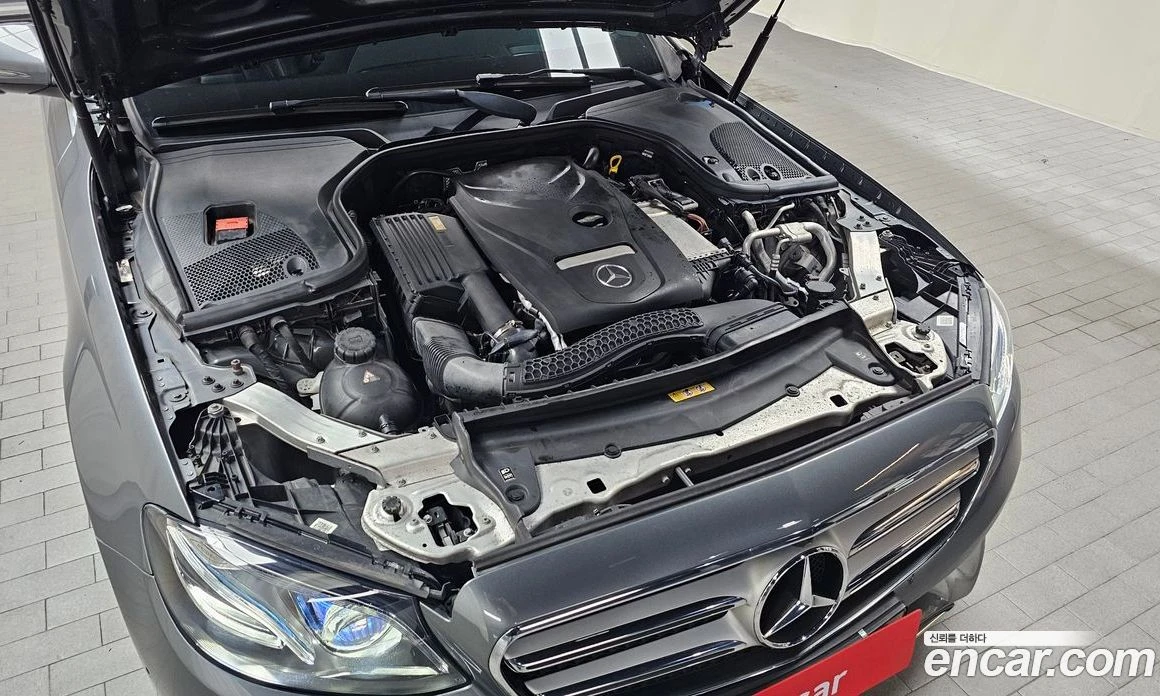 Mercedes-Benz E 300 E300 Avantgarde, снимка 5 - Автомобили и джипове - 55697217