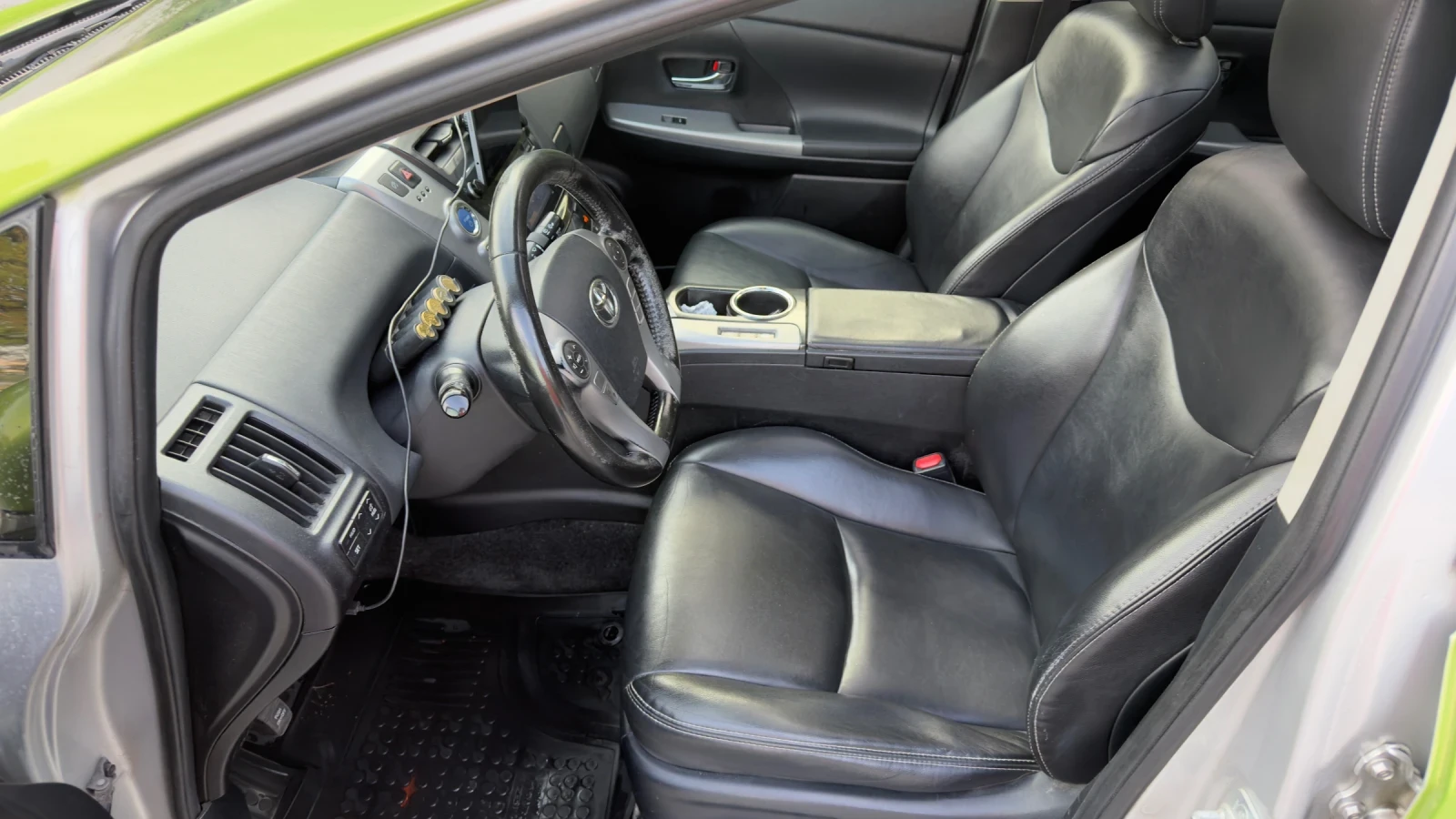 Toyota Prius Hybrid, Gas, 6+ 1, снимка 8 - Автомобили и джипове - 55958895