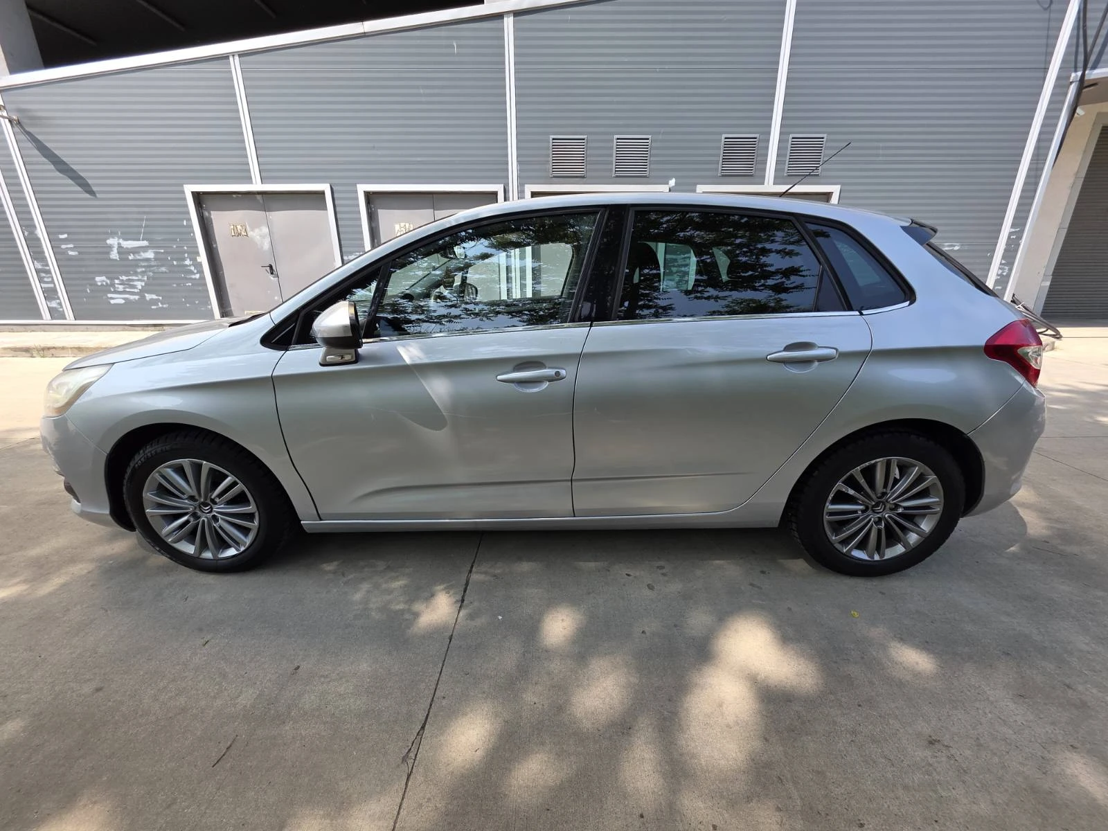 Citroen C4 1.6 HDI, снимка 2 - Автомобили и джипове - 56005595