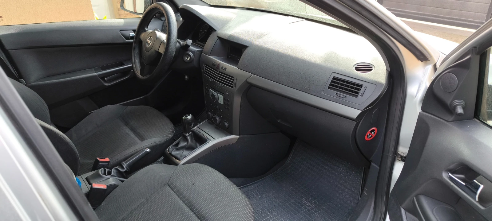 Opel Astra 1.7 CDTI, снимка 8 - Автомобили и джипове - 56136654