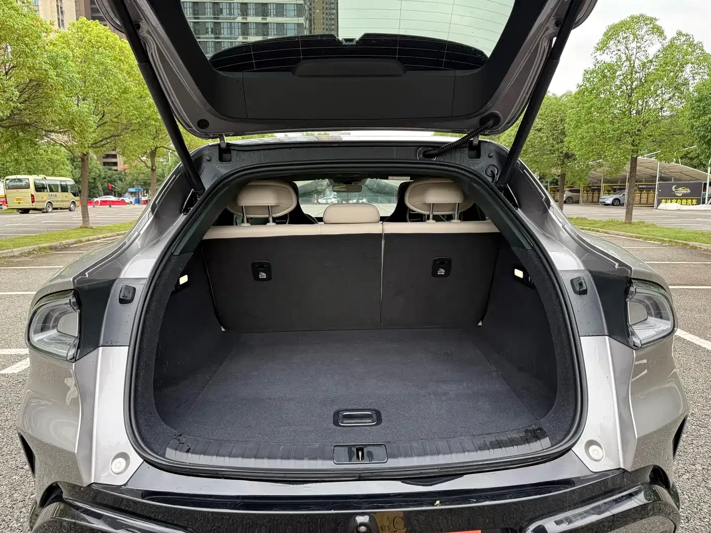 Xiaomi YU7 Ultra Long Range High Performance AWD Max Edition, снимка 14 - Автомобили и джипове - 56650277