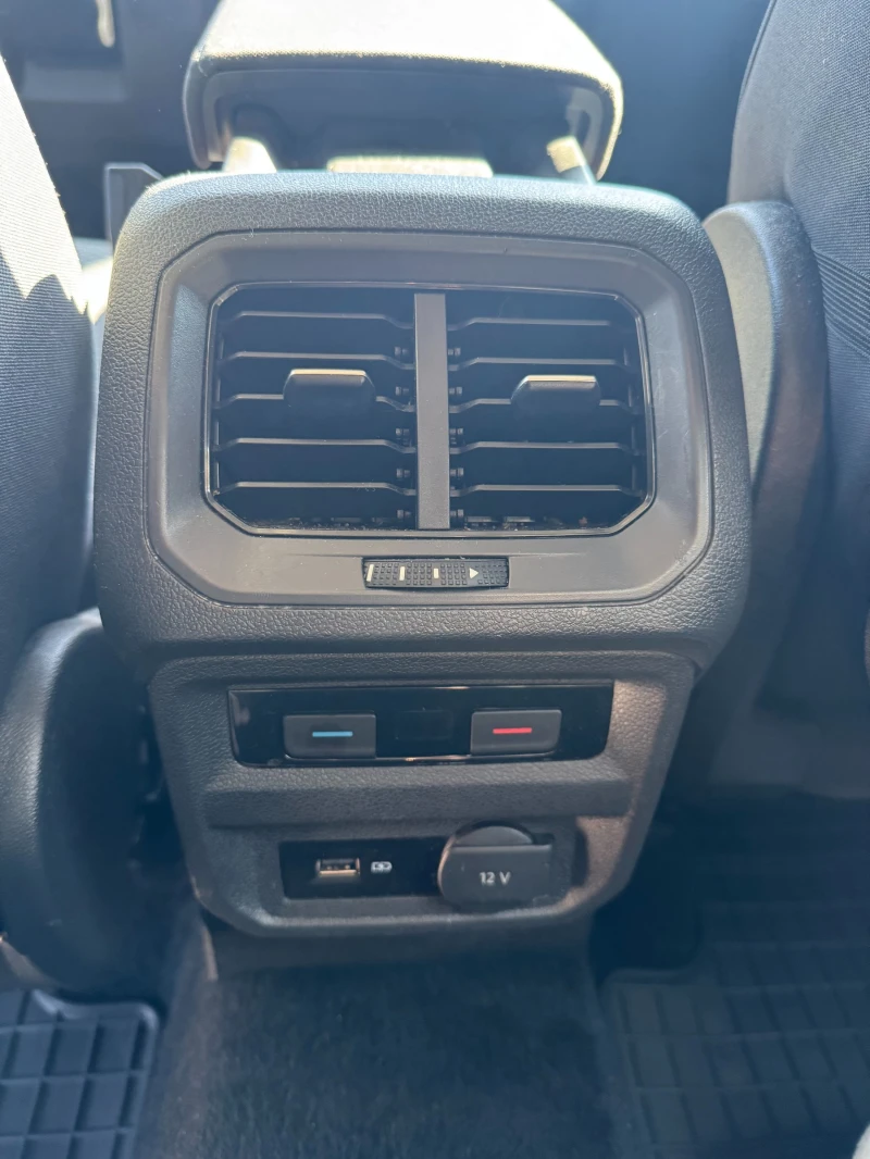 VW Tiguan ALLSPACE 4x4 DSG KEYLESS CARPLAY/ANDROID DISTRONIC, снимка 16 - Автомобили и джипове - 52196977
