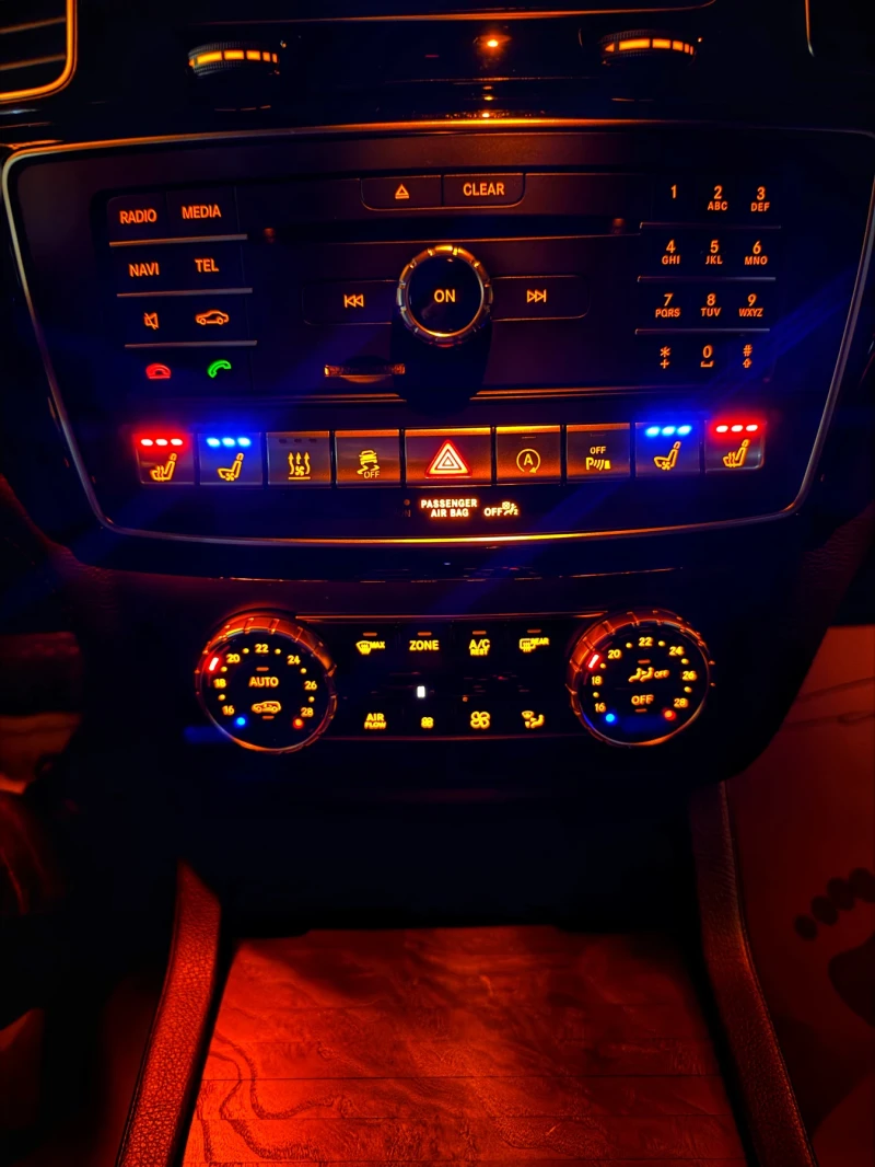 Mercedes-Benz GLS 350 AMG/Обдух/Подгрев/HeadUp/Печка/Панорма/360/Вакум/, снимка 6 - Автомобили и джипове - 53103154