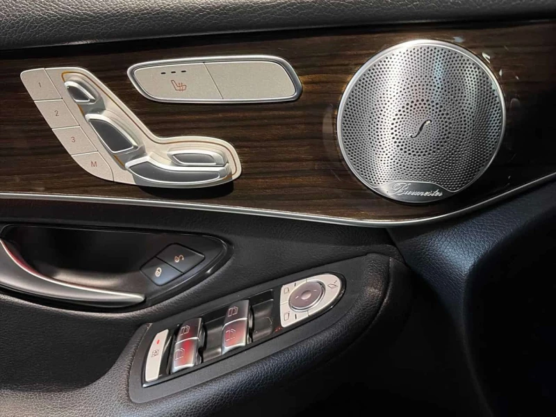 Mercedes-Benz GLC * 300 * CARFAX * ЦЕНА ДО БГ, снимка 11 - Автомобили и джипове - 53532875