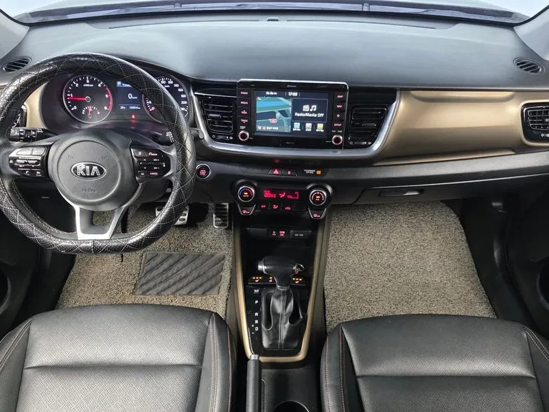 Kia Stonic Diesel 1.6 Prestige, снимка 7 - Автомобили и джипове - 56322331