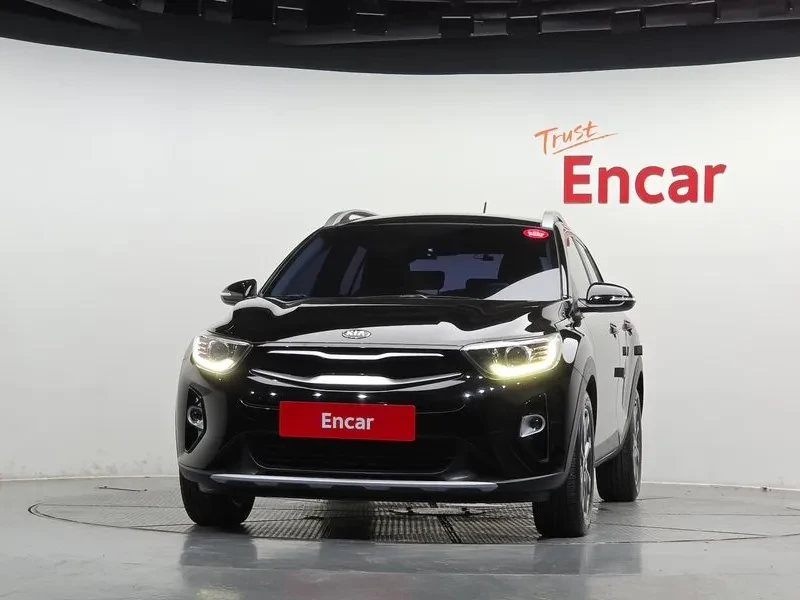 Kia Stonic Diesel 1.6 Prestige, снимка 3 - Автомобили и джипове - 56322331