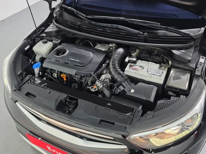 Kia Stonic Diesel 1.6 Prestige, снимка 6 - Автомобили и джипове - 56322331