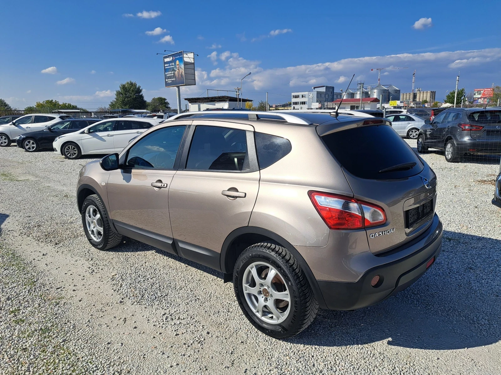 Nissan Qashqai 2.0 / | Mobile.bg   2
