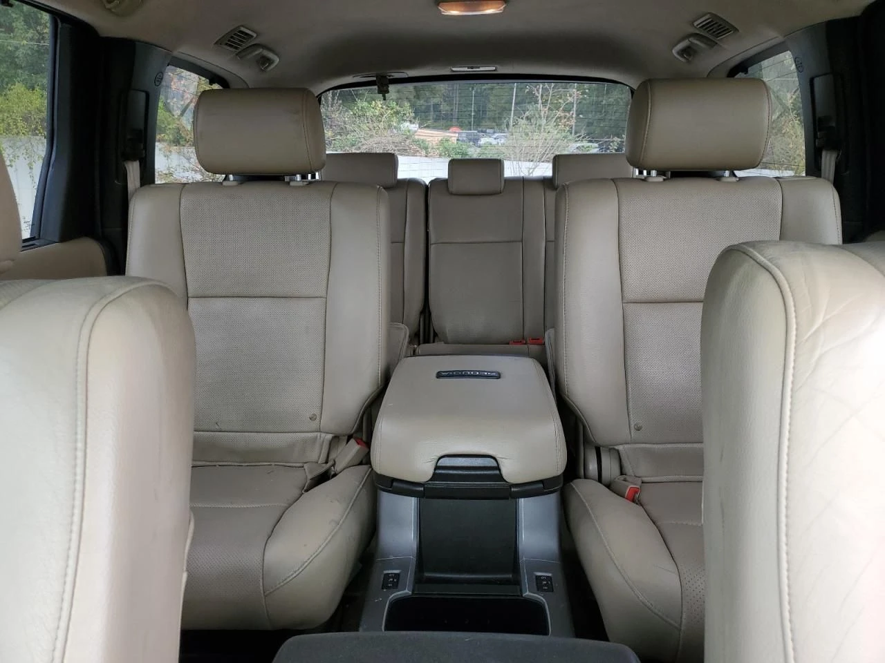 Toyota Sequoia  - изображение 10