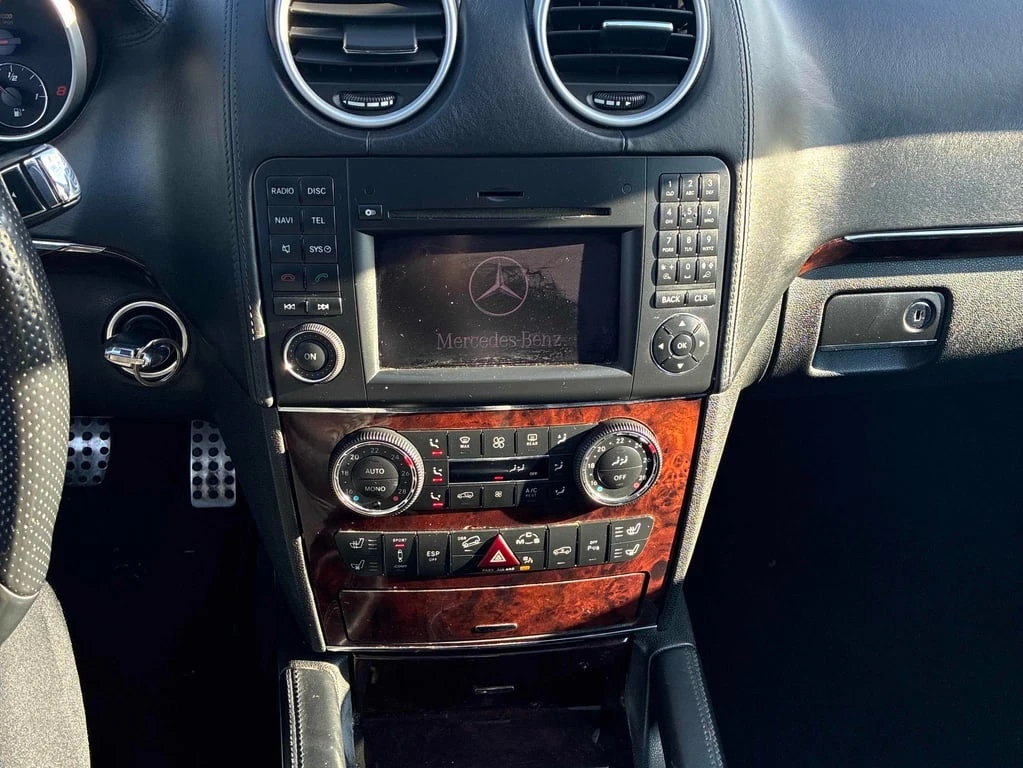 Mercedes-Benz ML 63 AMG * CARFAX * БЕЗ ПЪРВОНАЧАЛНА ВНОСКА - изображение 9