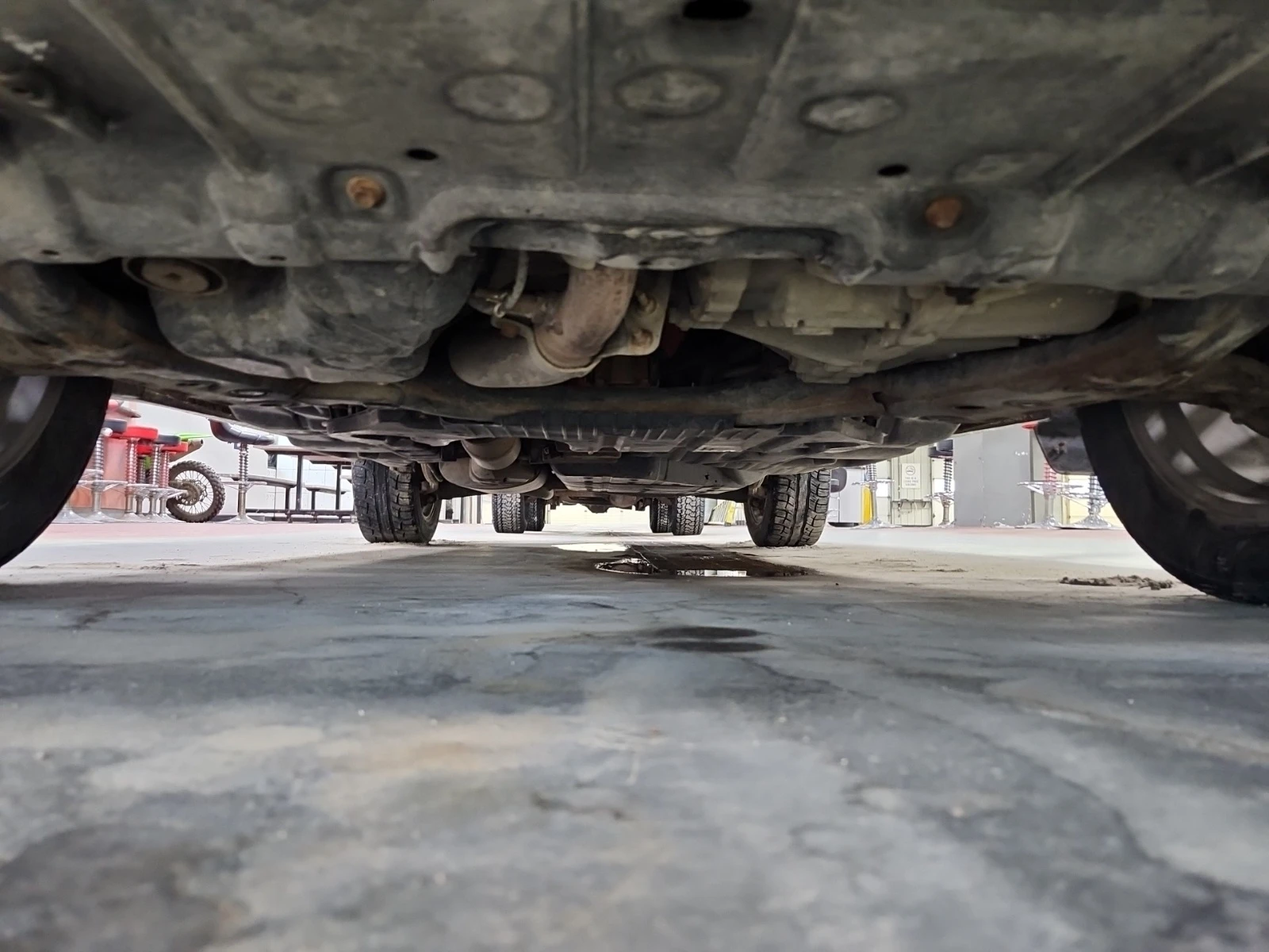 Toyota Highlander HYBRID XLE * * 8 МЕСТА * * CARFAX * * АВТО КРЕДИТ, снимка 14 - Автомобили и джипове - 53919009