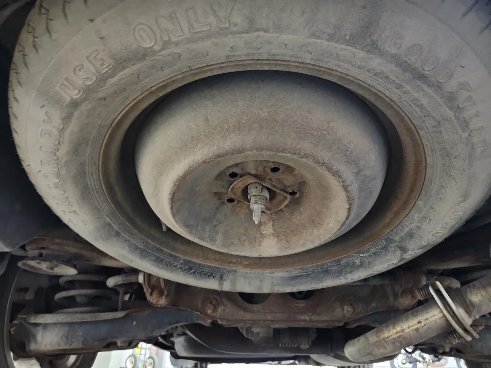 Toyota Highlander HYBRID XLE * * 8 МЕСТА * * CARFAX * * АВТО КРЕДИТ, снимка 13 - Автомобили и джипове - 53919009