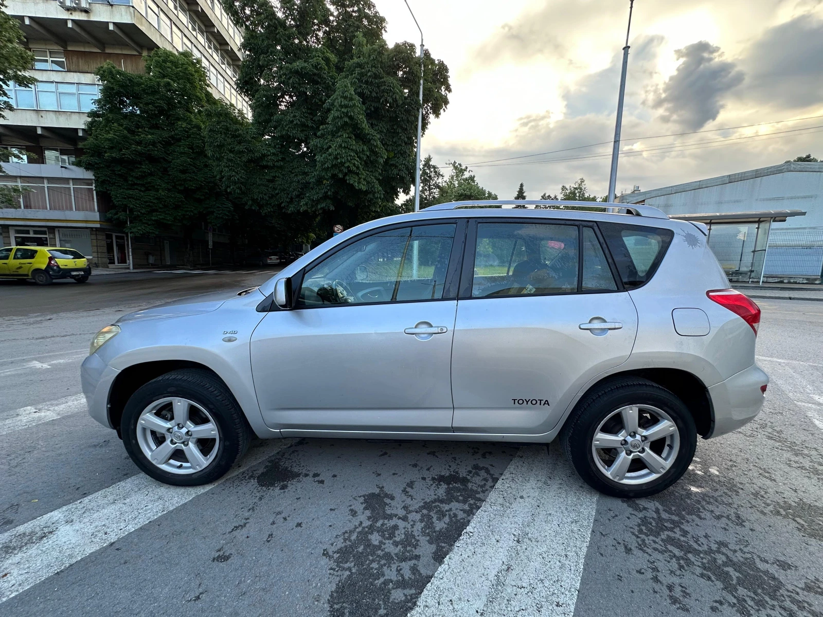 Toyota Rav4 2.2D4D/IИталия , снимка 7 - Автомобили и джипове - 54808705