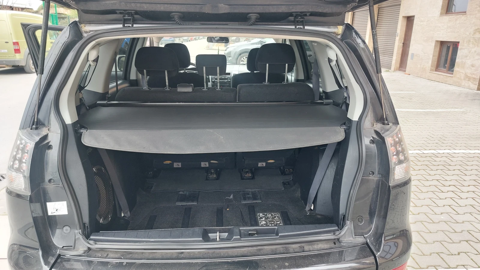 Mitsubishi Outlander 4х4 ръчка бензин, снимка 12 - Автомобили и джипове - 54164559