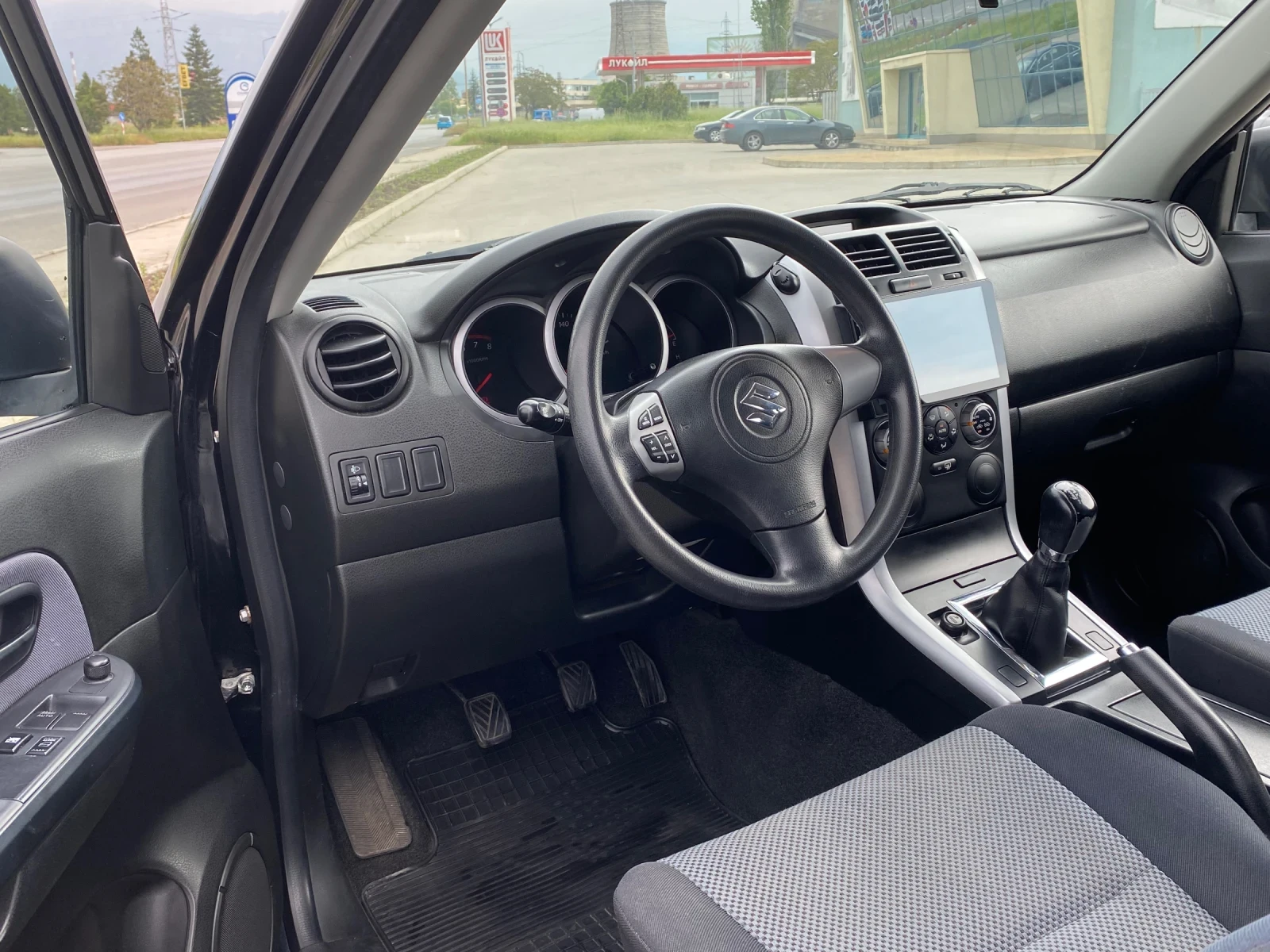 Suzuki Vitara 1.6 i, снимка 7 - Автомобили и джипове - 54508975