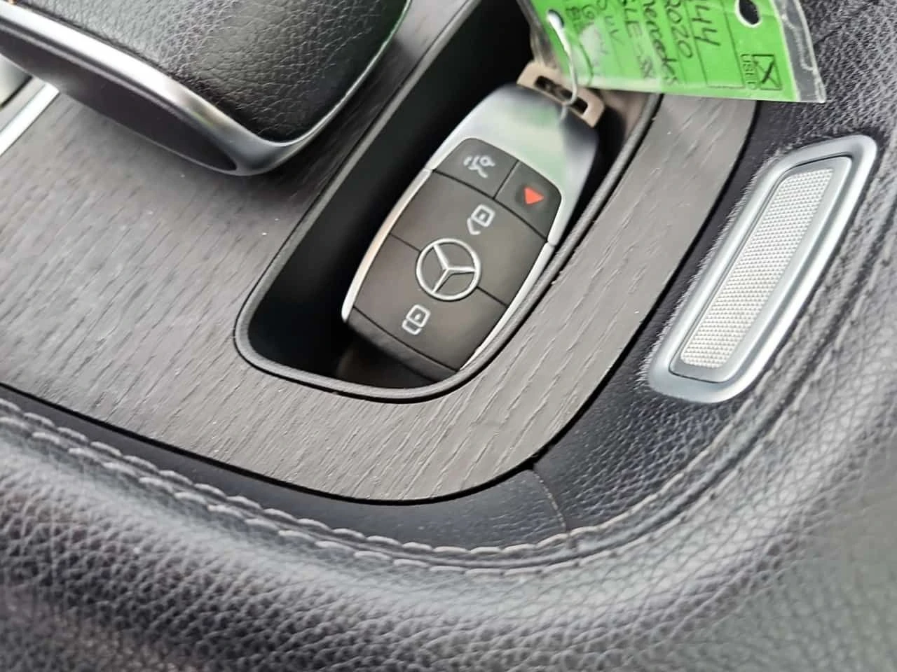 Mercedes-Benz GLE 350 ОБДУХВАНЕ * ПАНО * KEYLESS * CARFAX, снимка 8 - Автомобили и джипове - 54677983