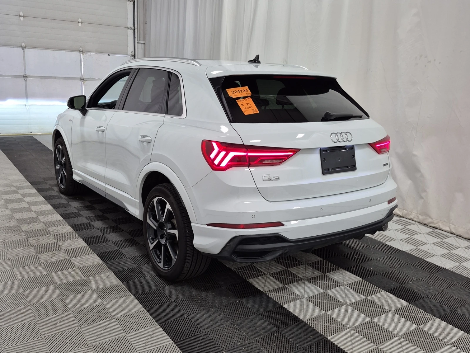 Audi Q3 Progressiv * CARFAX * АВТО КРЕДИТ * , снимка 4 - Автомобили и джипове - 54804301