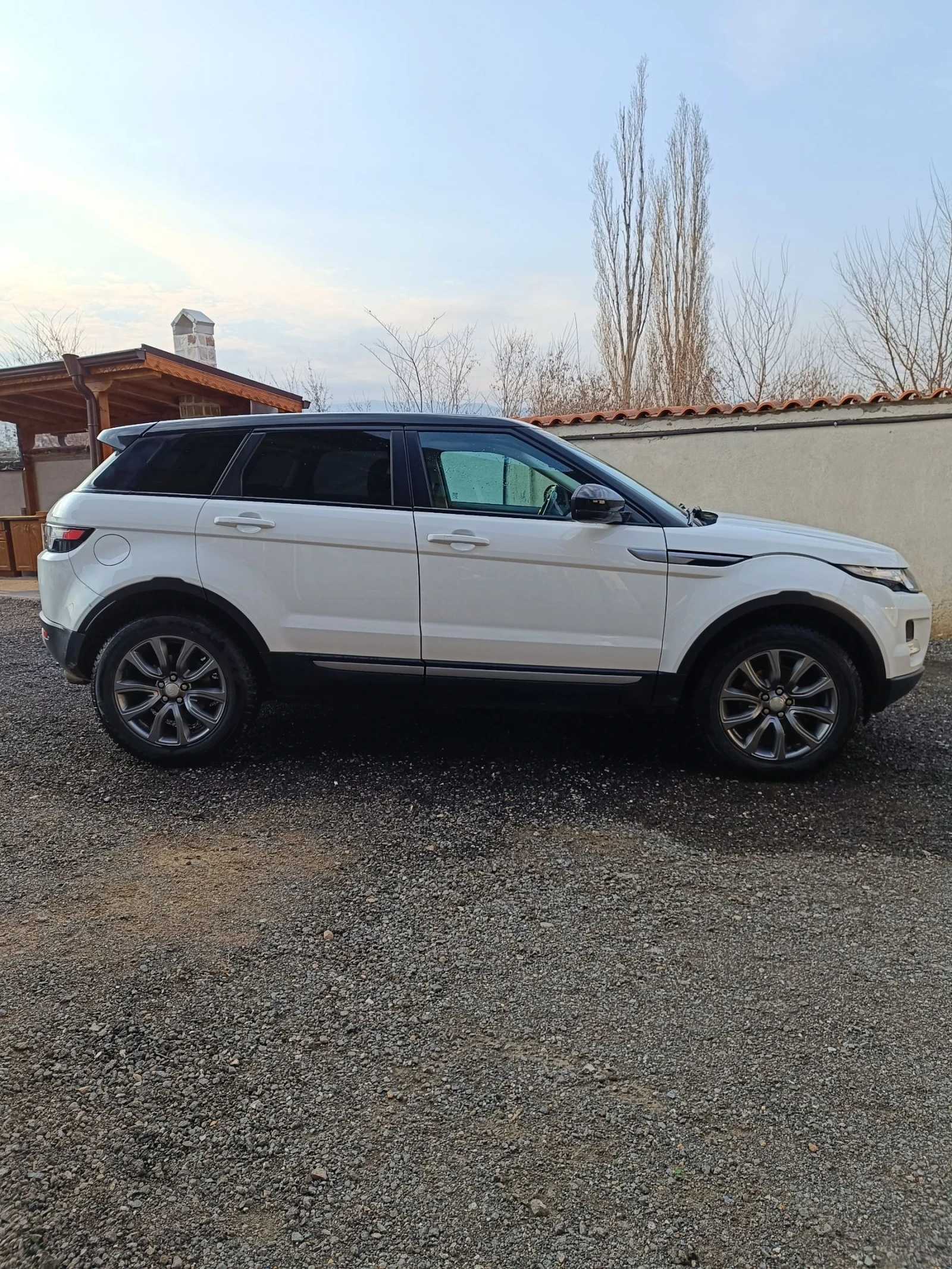 Land Rover Range Rover Evoque, снимка 4 - Автомобили и джипове - 55449759
