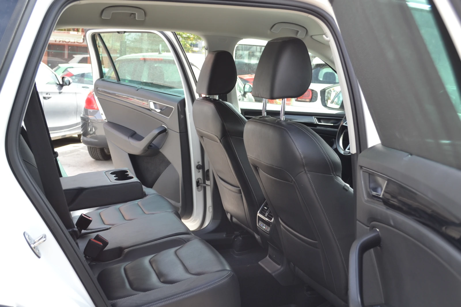 Skoda Kodiaq 2.0 DIЕSEL * 4х4* / DSG, снимка 12 - Автомобили и джипове - 56224797