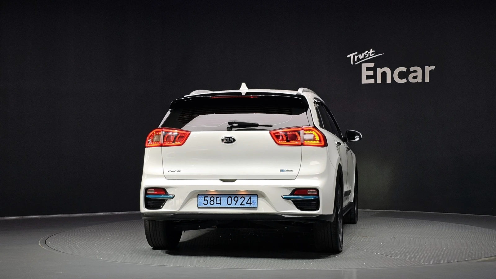 Kia Niro Noblesse* Крайна Цена* , снимка 4 - Автомобили и джипове - 56303742