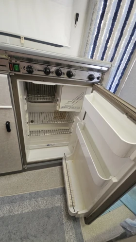 Каравана Burstner Holidey, снимка 10