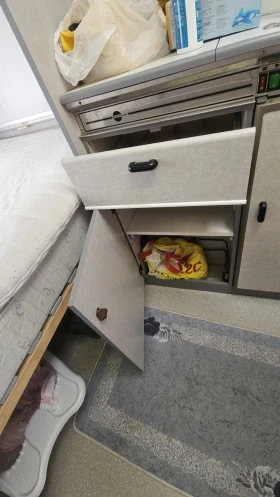 Каравана Burstner Holidey, снимка 9