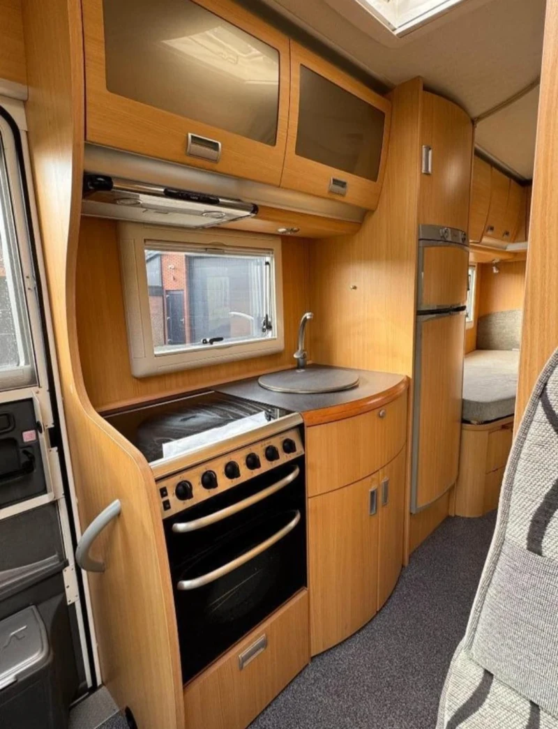 Кемпер Laika Kreos 3009 Fiat Ducato 3.0 JTD 160PK, снимка 17 - Каравани и кемпери - 49564147