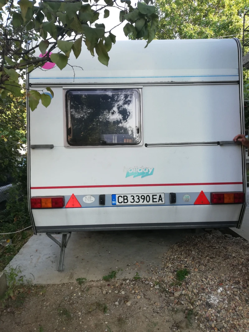 Каравана Burstner Holidey, снимка 2 - Каравани и кемпери - 52206125