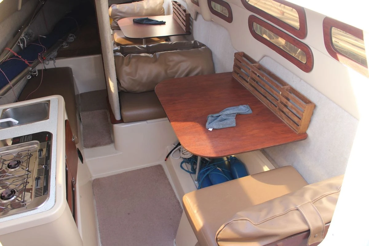 Моторна яхта MacGregor M26, снимка 8 - Воден транспорт - 54127822