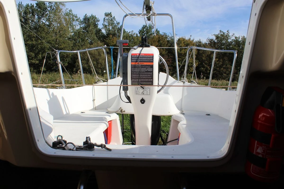 Моторна яхта MacGregor M26, снимка 4 - Воден транспорт - 54127822