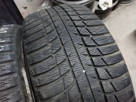 Гуми Зимни 245/40R18, снимка 2 - Гуми и джанти - 39126045