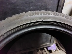 Гуми Зимни 245/40R18, снимка 4 - Гуми и джанти - 39126045