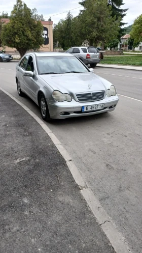     Mercedes-Benz C 220 2.2