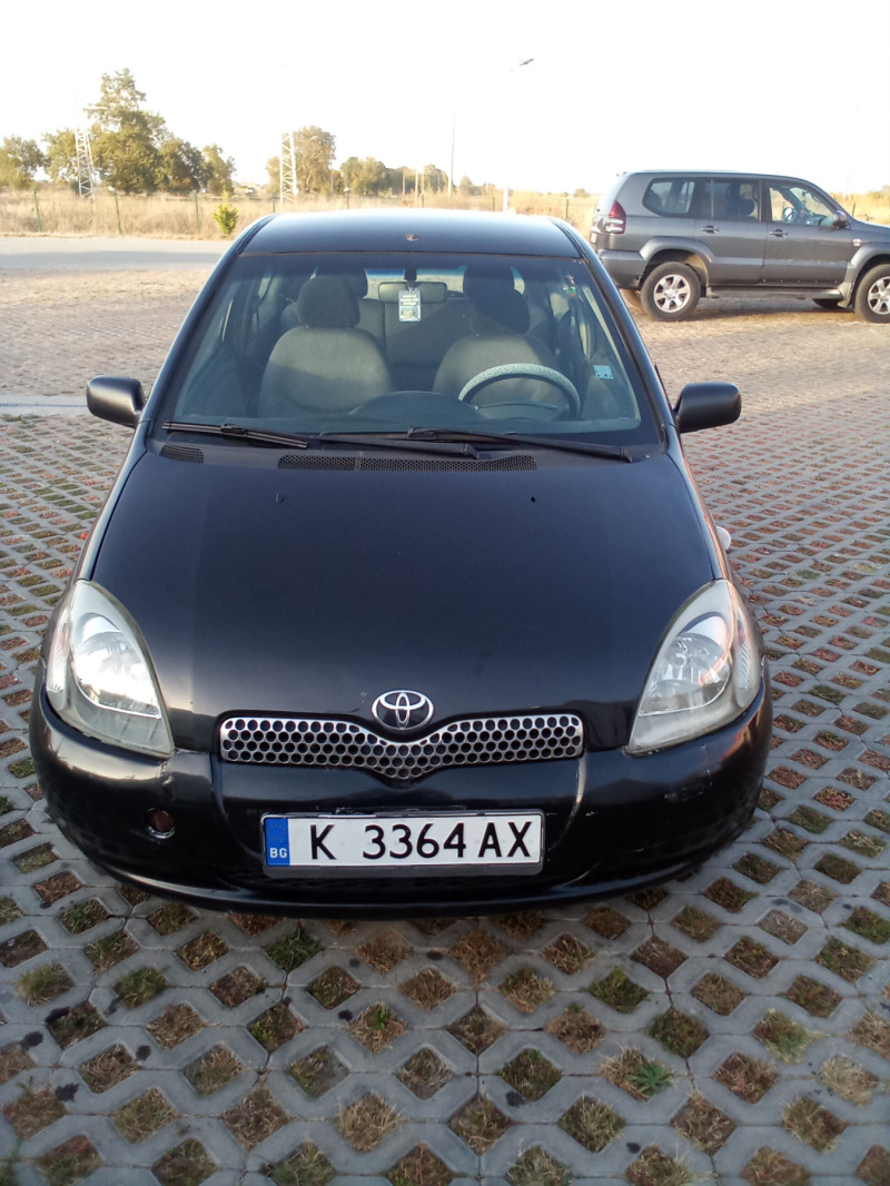 Toyota Yaris 1.0 VVT, снимка 4 - Автомобили и джипове - 46391665