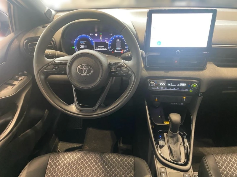 Toyota Yaris 1.5 HYBRID* STYLE* LED* CAMERA* DISTR* KEYLESS* , снимка 5 - Автомобили и джипове - 51963776