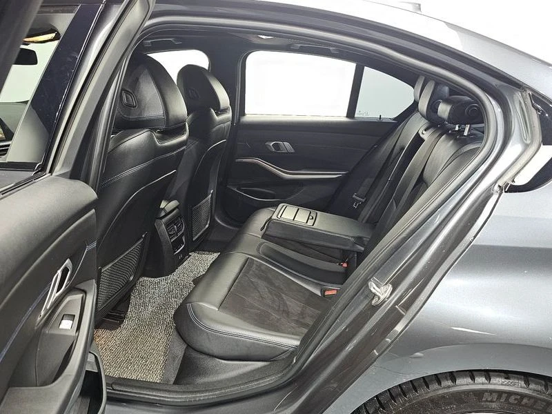 BMW 320 i M | HEAD UP| НАДУВАНЕ| PANO| DIGITAL| КАМЕРА, снимка 12 - Автомобили и джипове - 55746980
