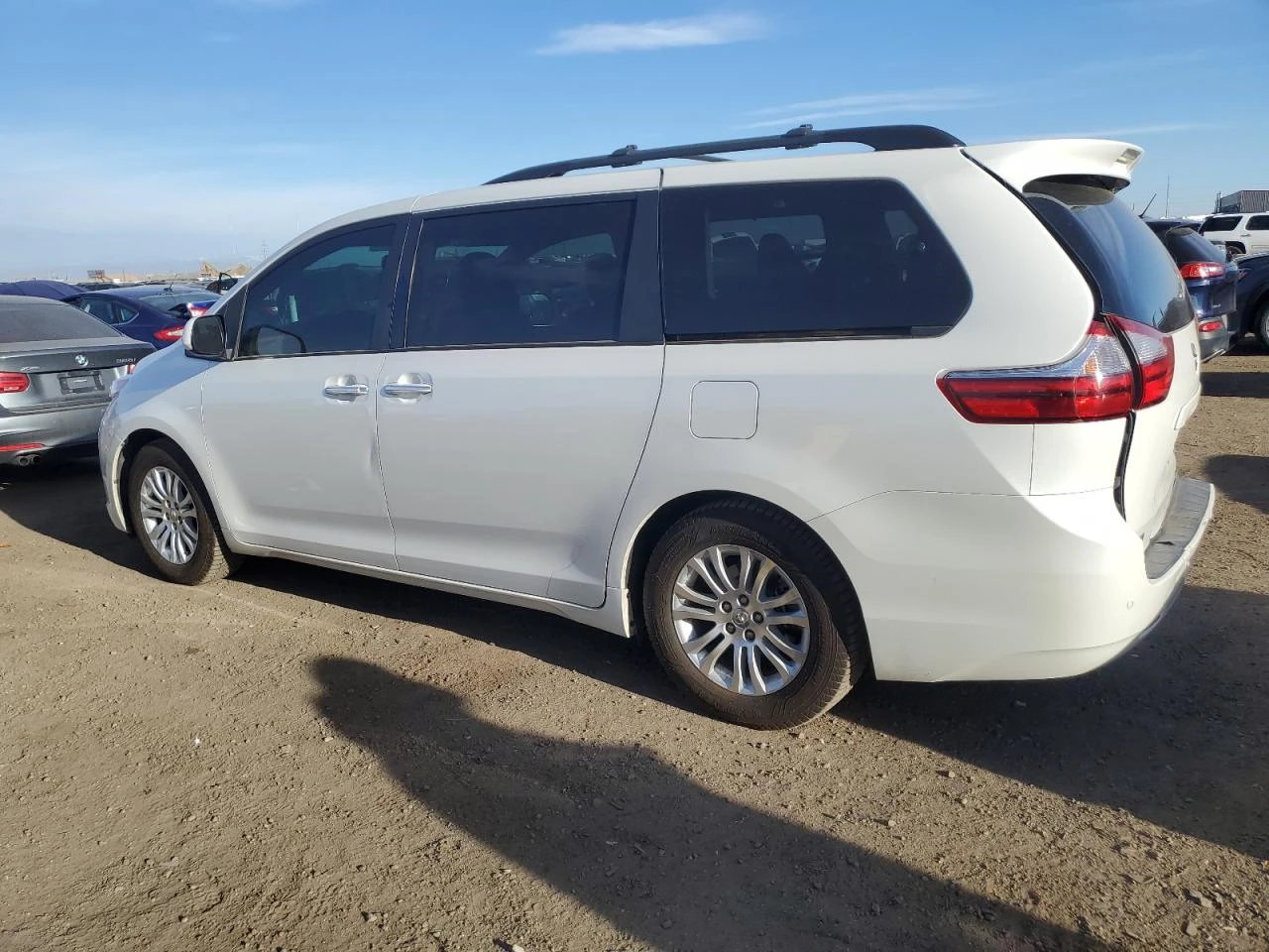 Toyota Sienna XLE 3.5 * ЛИЗИНГ*  - изображение 6